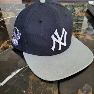 47 Brand Flat Brim Grey BrimNew York Yankees MLB Sure Shot Black Snapback Cap